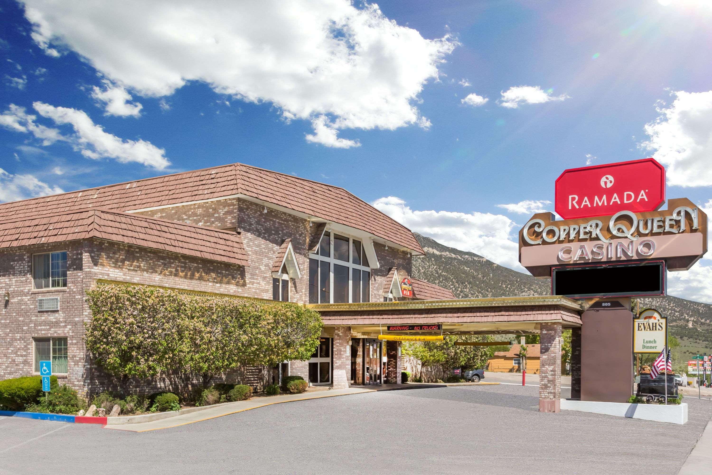 Ramada By Wyndham Ely Exterior foto